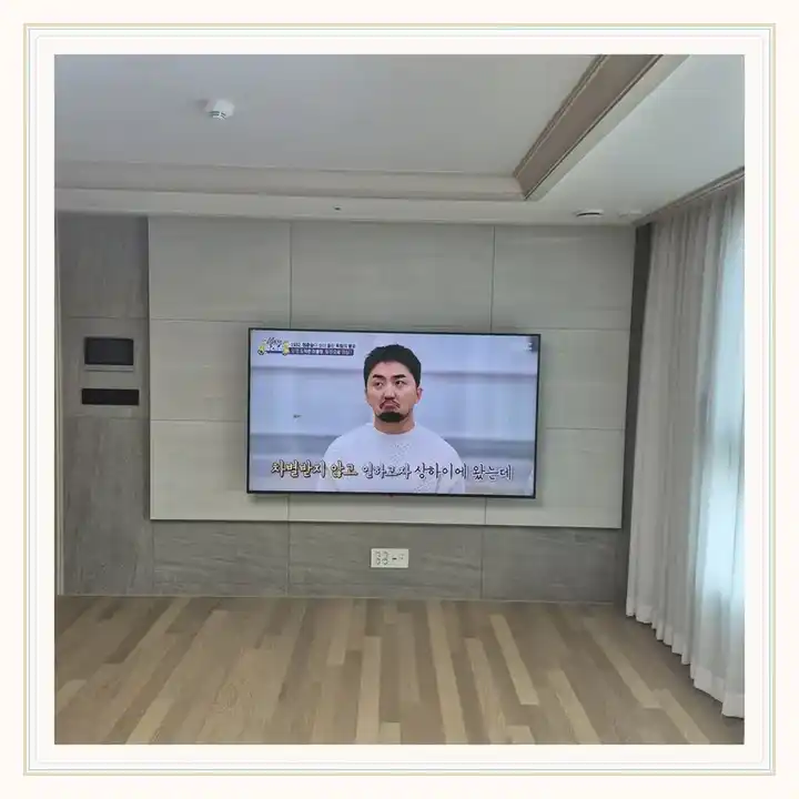 벽걸이TV 거치대 참고 사진 · 아이유하임두산로 설치 조건