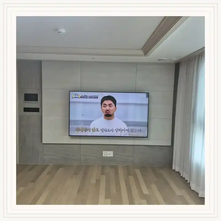 벽걸이TV 거치대 참고 사진 · e.seo 설치 조건